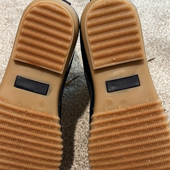 NEVERWORN woman’s glitter duck boots. - Picture 7 of 8